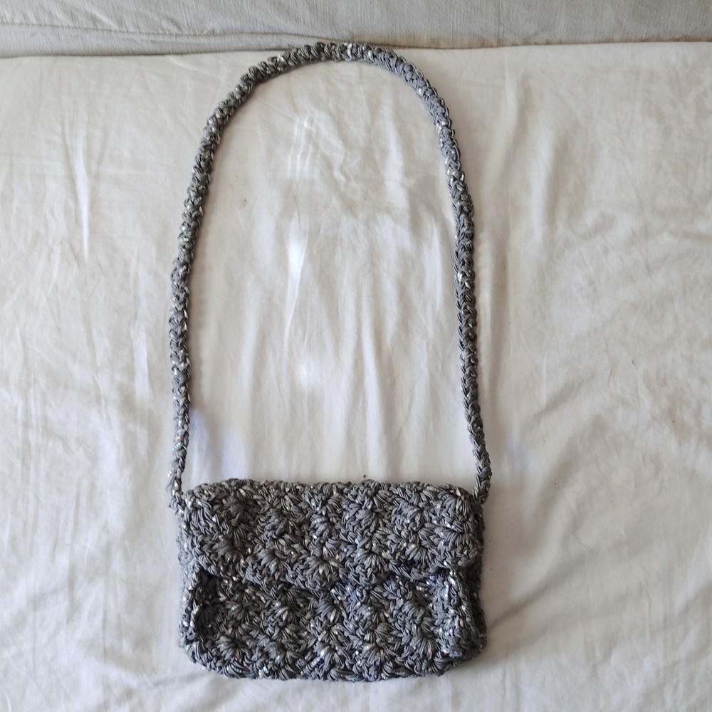 Women's purse no label